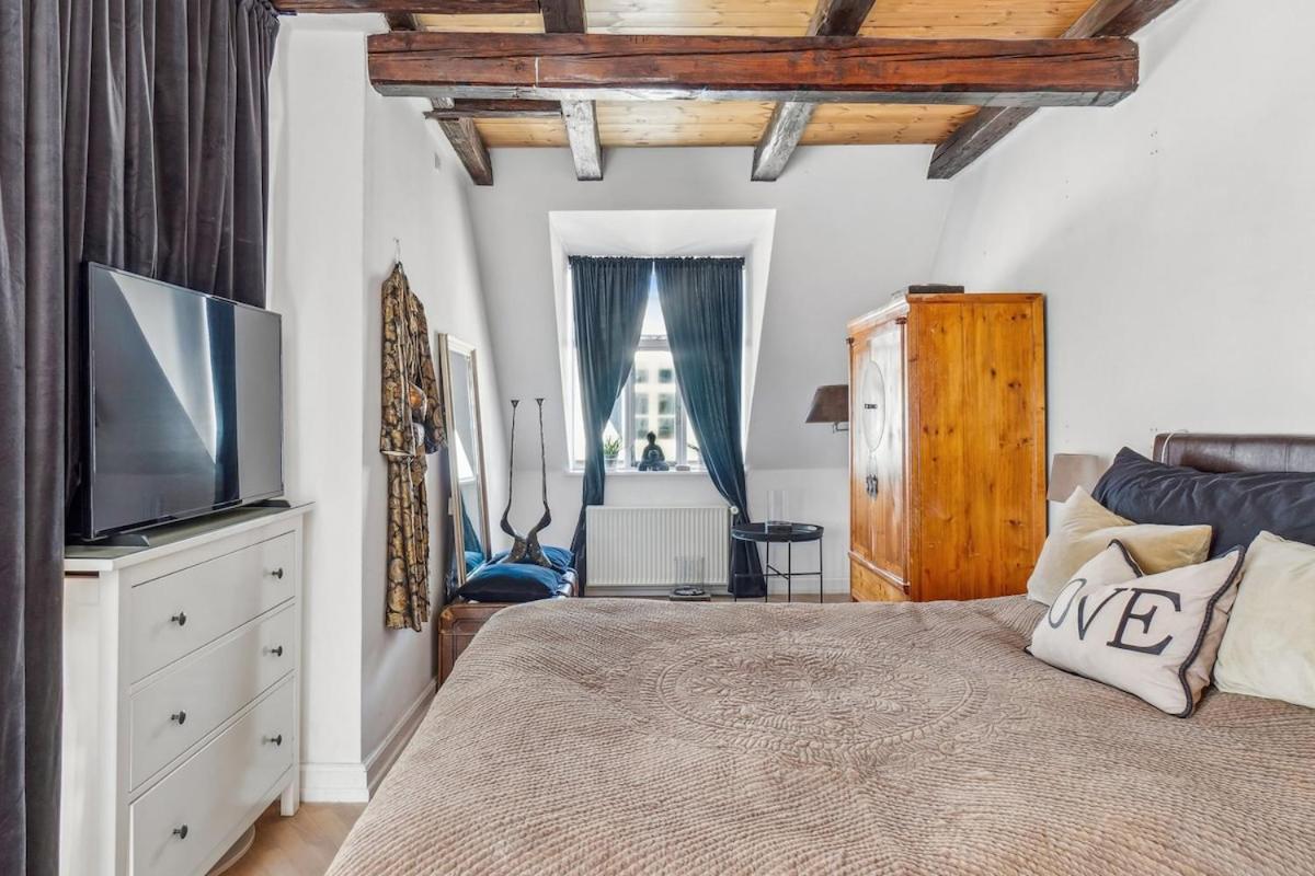 Beautiful Townhouse With A Garden In The Location In Villa