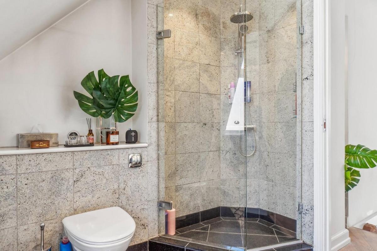 Villa Beautiful Townhouse With A Garden In The Location In